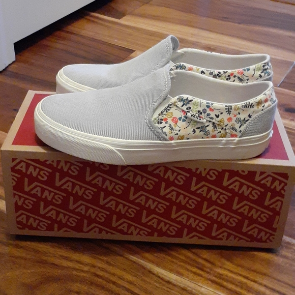 Vans - Picture 4 of 6